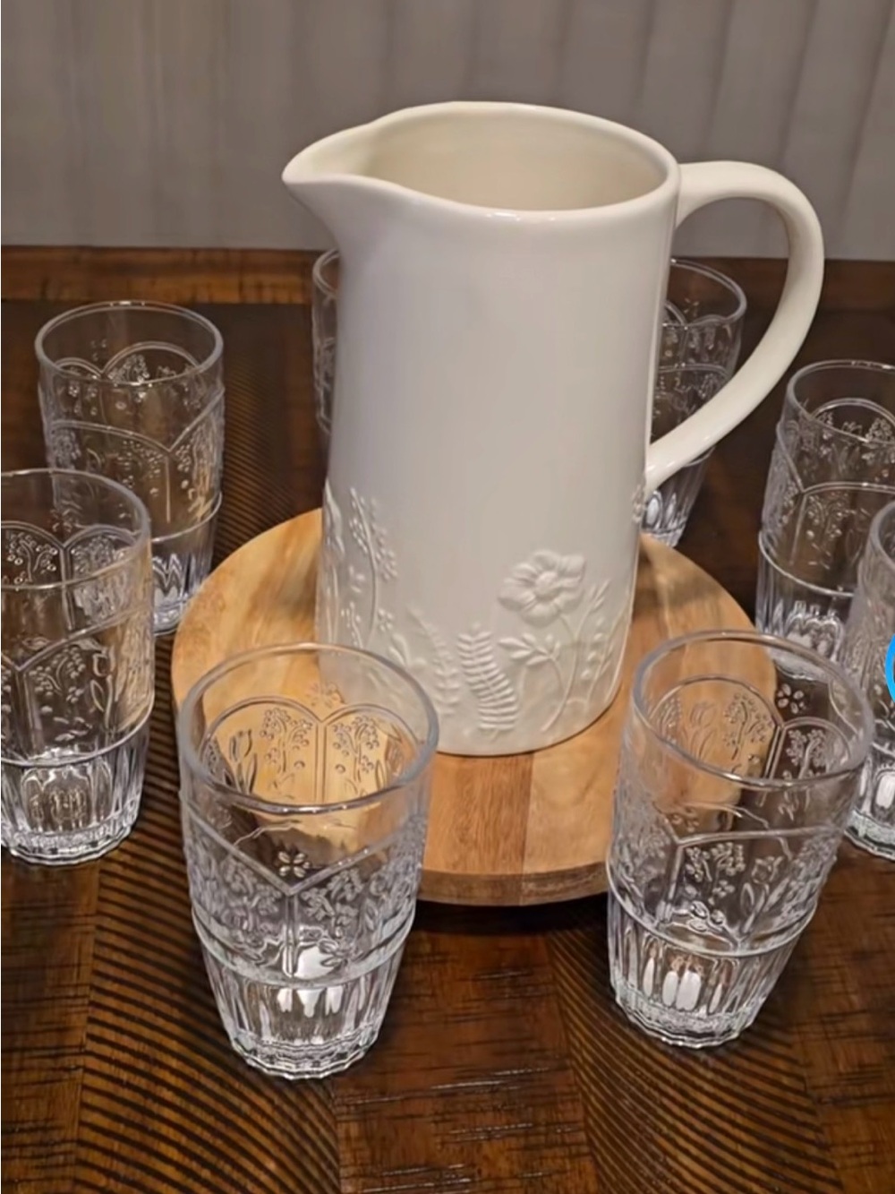 Princess House Wildflower Pitcher & 8 Glasses.